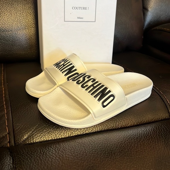 FINAL DROP / SALE!!! Moschino logo rubber slides NWB - Picture 7 of 9